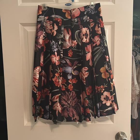 NWT J. Crew Floral Pleated Midi Skirt - Picture 3 of 4